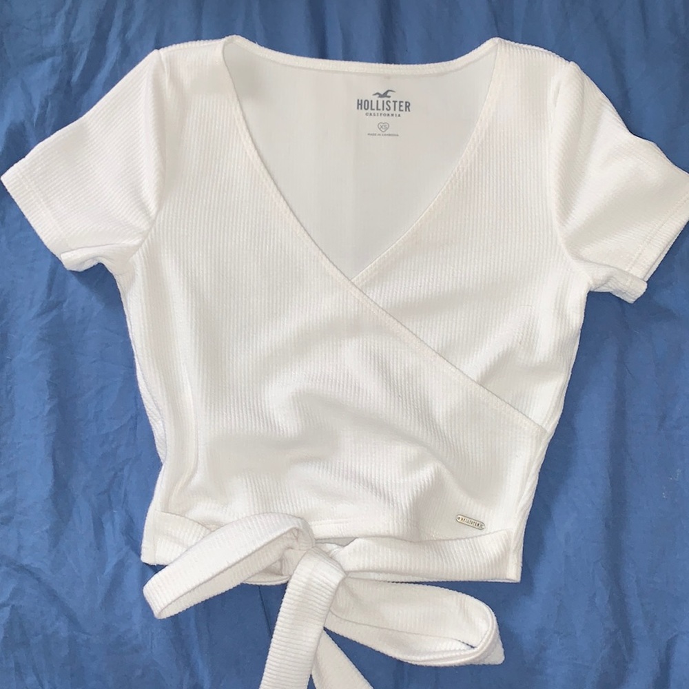 Hollister Wrap Top
